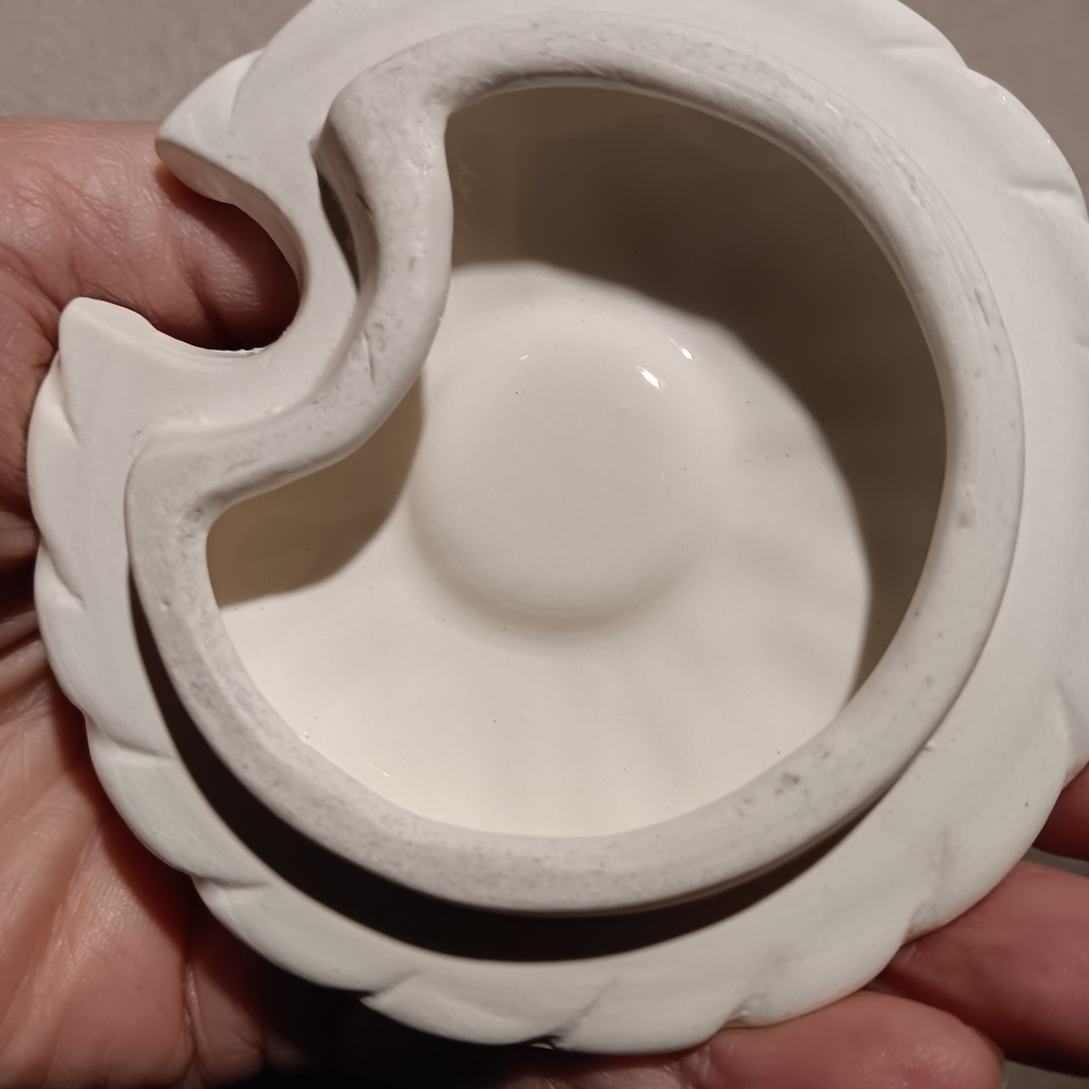 White Ceramic Jar with Raspberry Lid - Picture 6 of 7